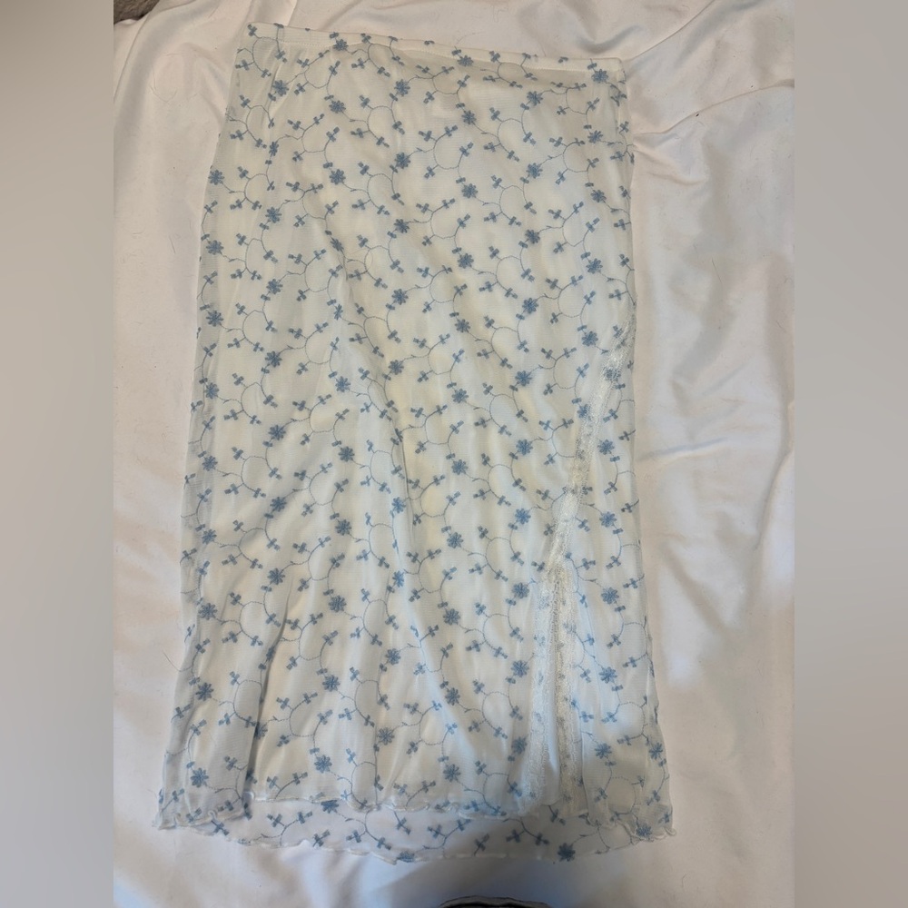 White vintage skirt with blue flower design